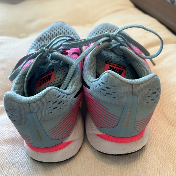 Nike Pink and Blue Running Shoes Size 8 - Picture 3 of 7